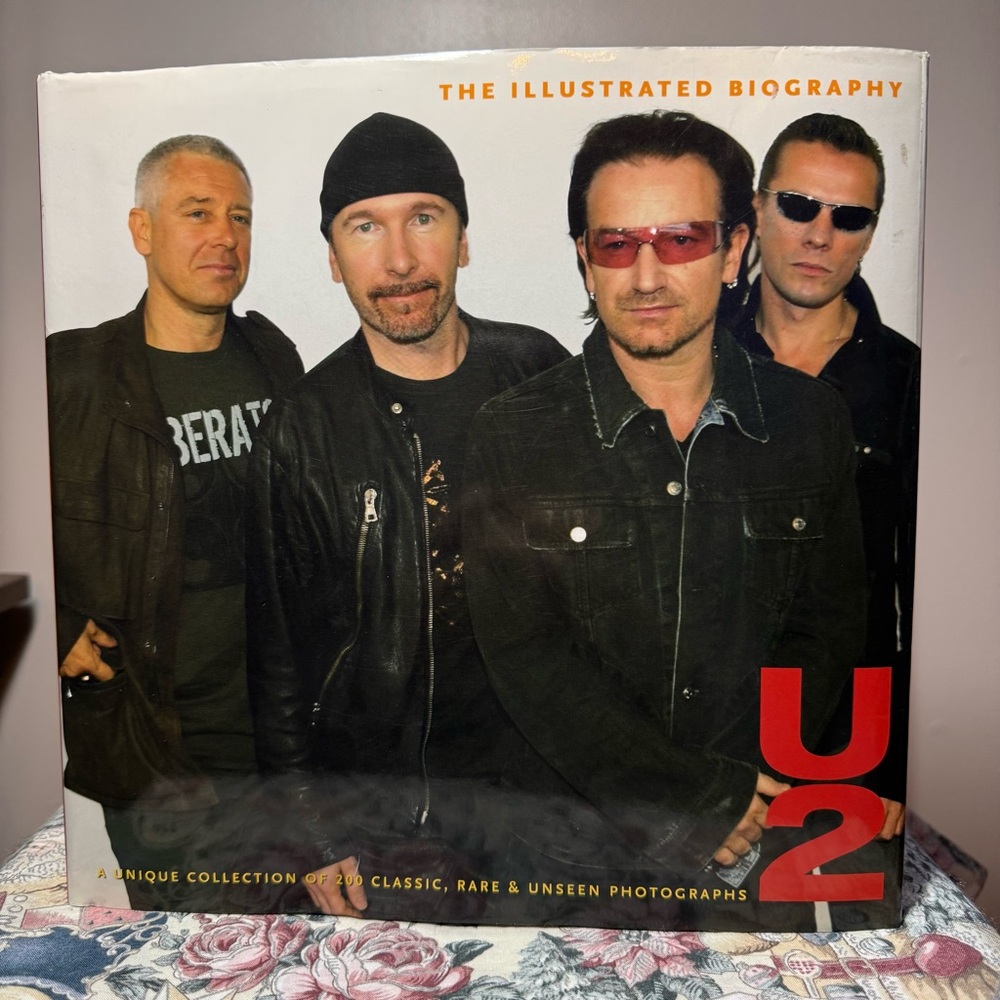 U2 Illustrated Biography Book